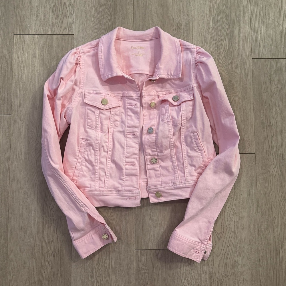 Lilly Pulitzer Laylani Denim Pink Jacket Puff Sleeve
Calla Lilly Pink